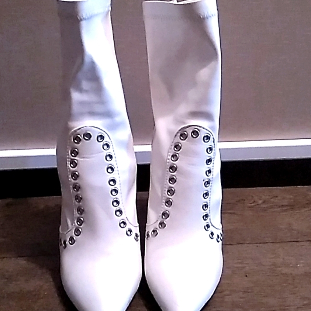 High heel boots